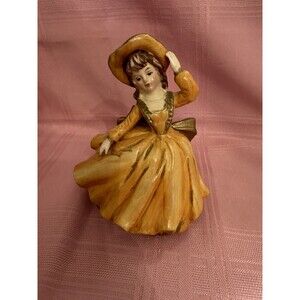 Artmart Porcelain Dancing Female Figurine